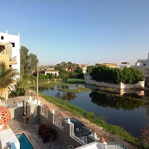 Victoria , Luxor Egipto